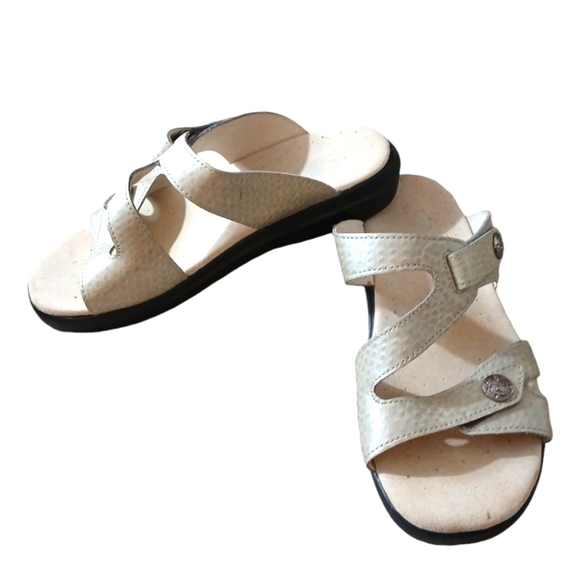 PROPET Silver Leather Orthopedic Sandals size 6.5 - Picture 1 of 12